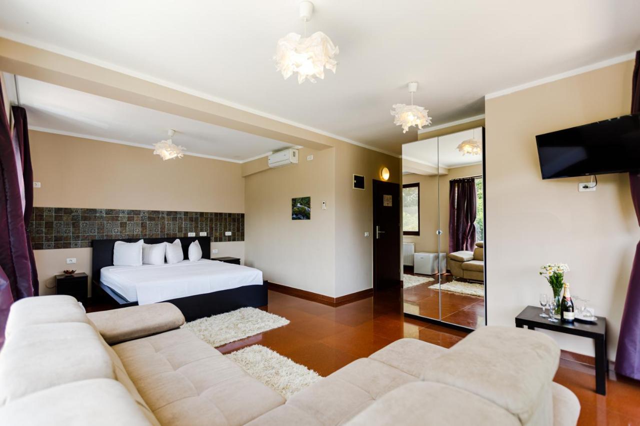 Rex Infinity View 4* Cazanele Dunarii Dubova Dış mekan fotoğraf