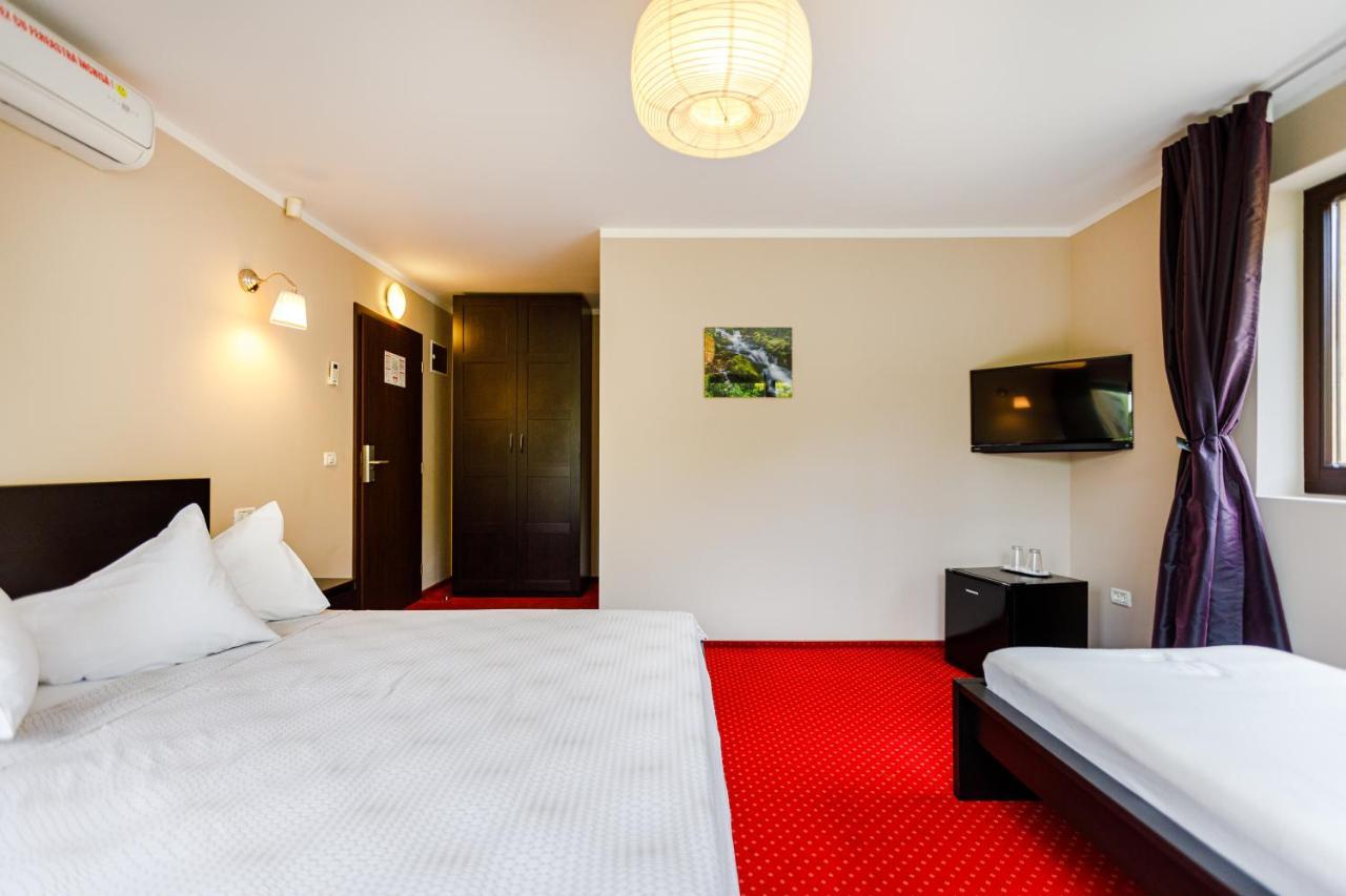 Rex Infinity View 4* Cazanele Dunarii Dubova Dış mekan fotoğraf