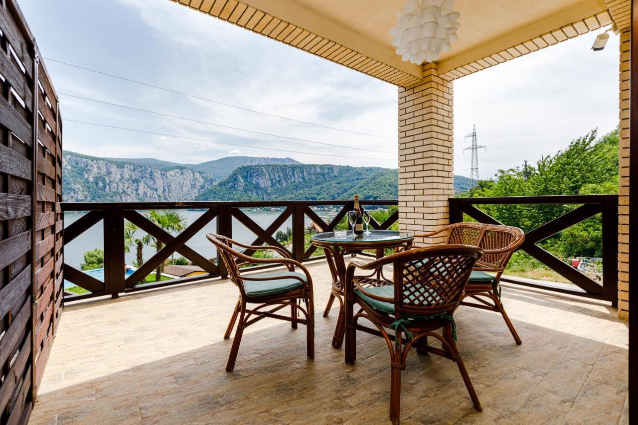 Rex Infinity View 4* Cazanele Dunarii Dubova Dış mekan fotoğraf