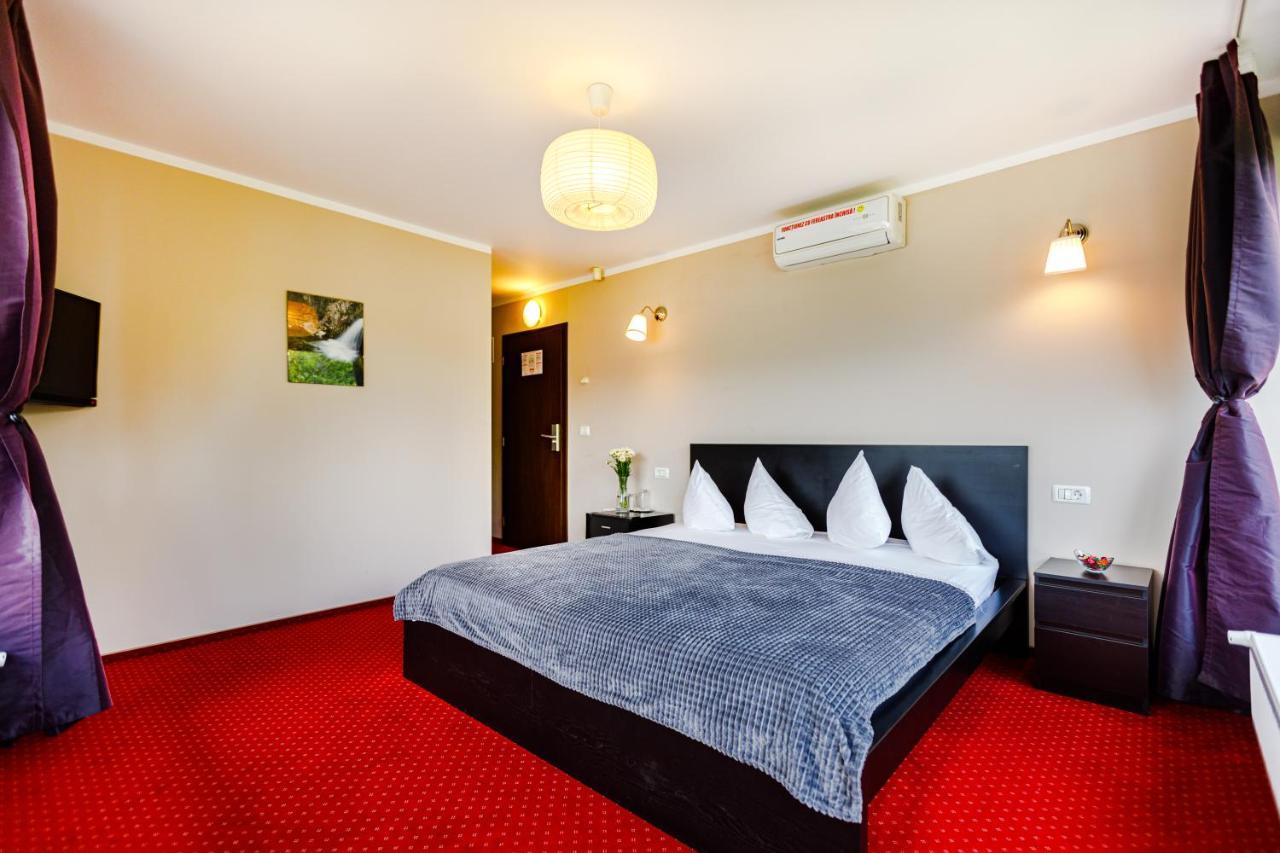 Rex Infinity View 4* Cazanele Dunarii Dubova Dış mekan fotoğraf