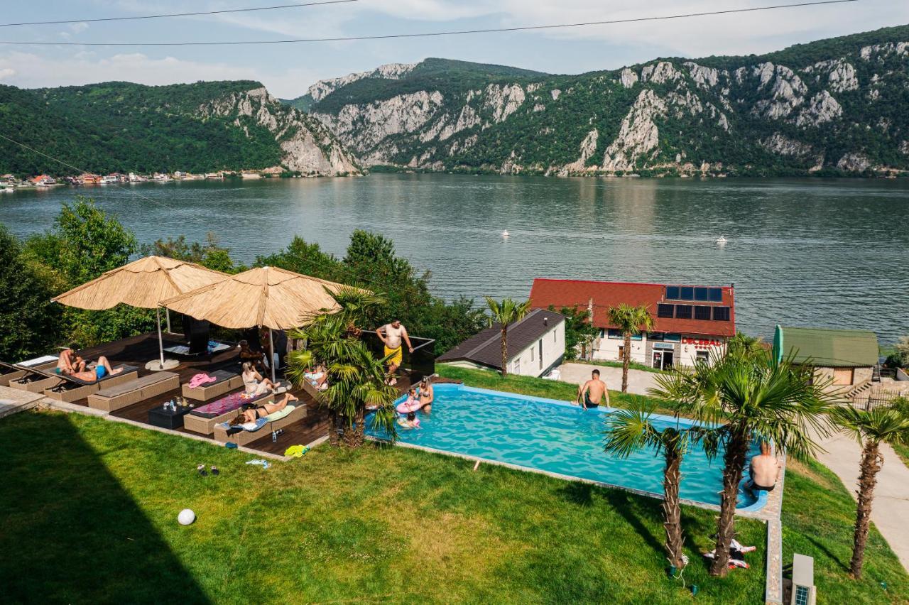 Rex Infinity View 4* Cazanele Dunarii Dubova Dış mekan fotoğraf