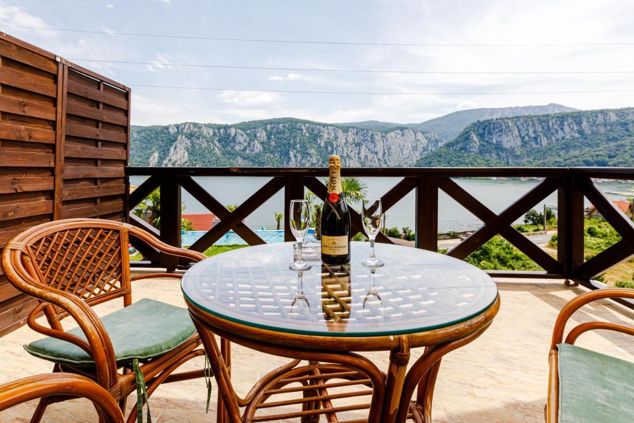 Rex Infinity View 4* Cazanele Dunarii Dubova Dış mekan fotoğraf