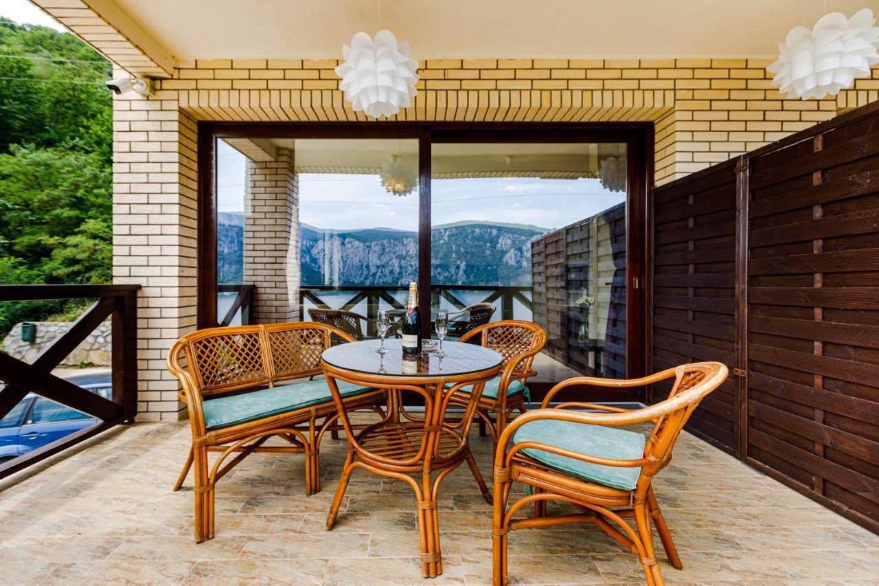 Rex Infinity View 4* Cazanele Dunarii Dubova Dış mekan fotoğraf